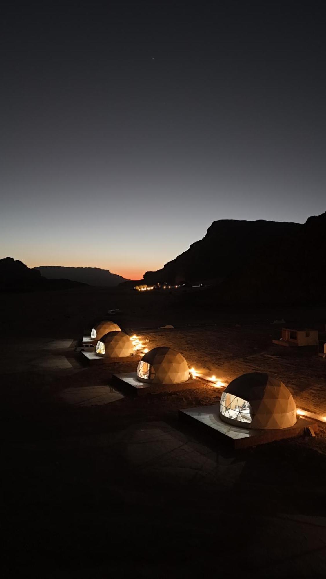 Rum Crystal Luxury Camp Вади Рум Екстериор снимка